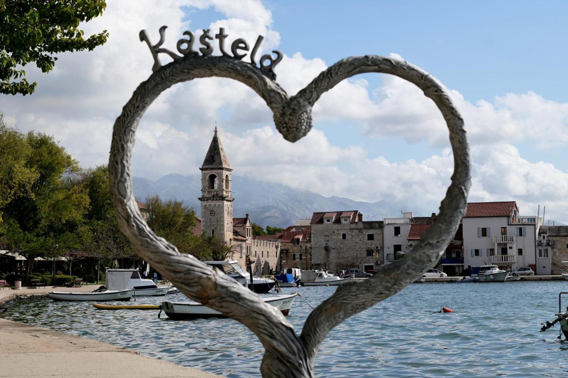 Adriatic Nest, Cozy And Modern Two Bedroom Apartment Kastela Bagian luar foto